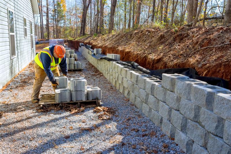 Construire un mur de soutènement durable, les erreurs à éviter